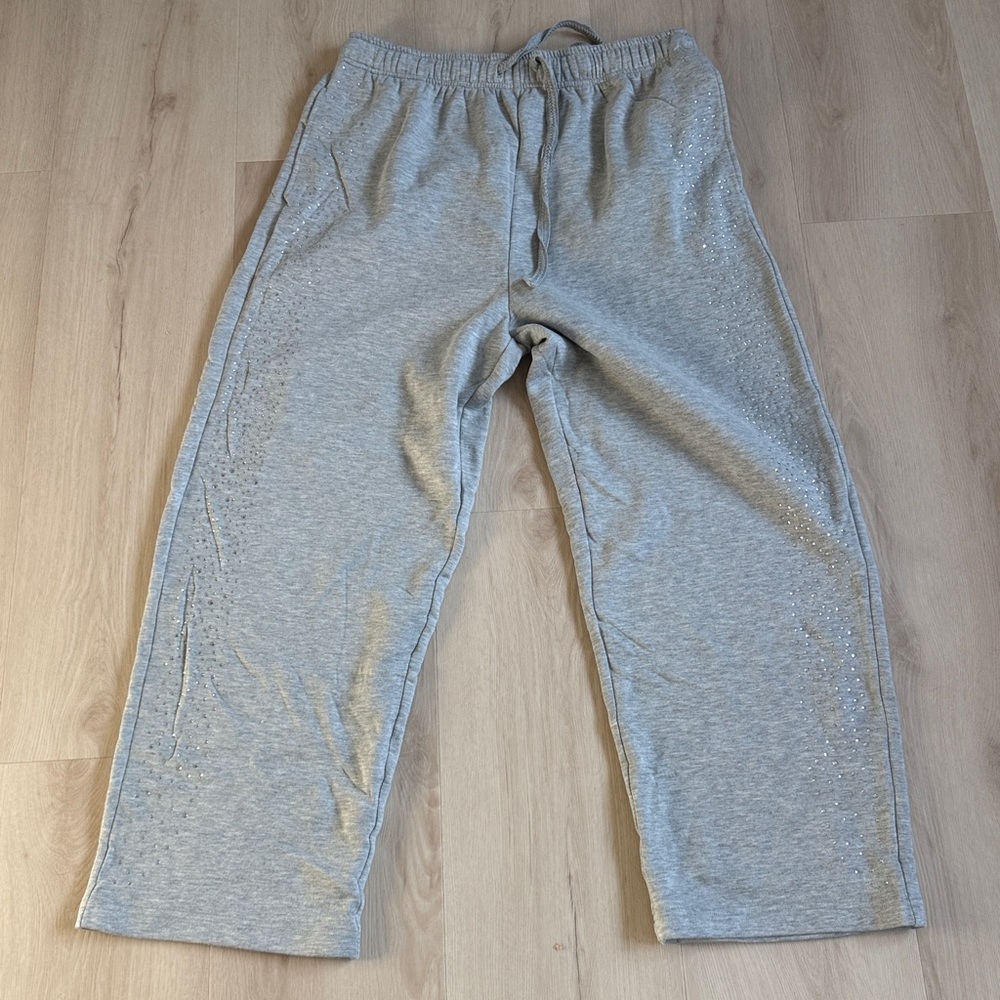 Daily Practice Rhinestone Fleece Wide Leg Drawstring Pants - Picture 4 of 7